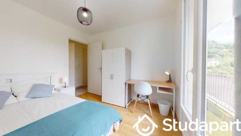 Chambre - 9 m² - 1 pièce