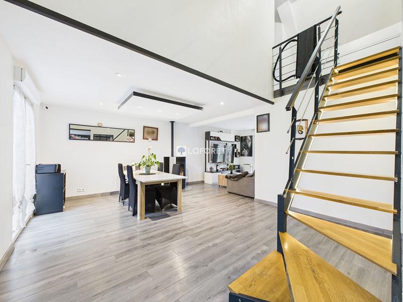 Maison - 102 m² - 6 pièces