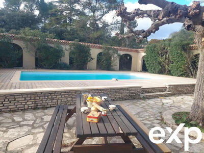 Villa - 205 m² - 10 pièces