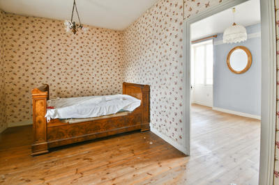 Maison - 220 m² - 12 pièces