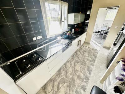 Maison traditionnelle - 120 m² - 6 pièces