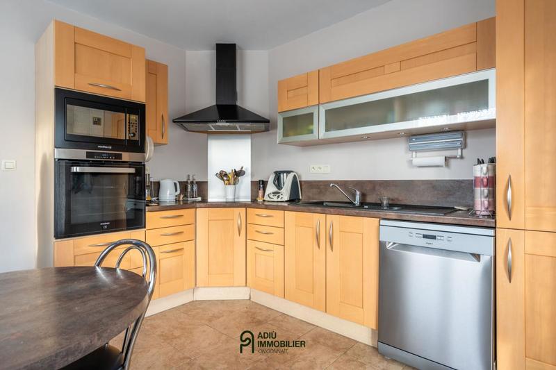 Maison - 195 m² - 6 pièces