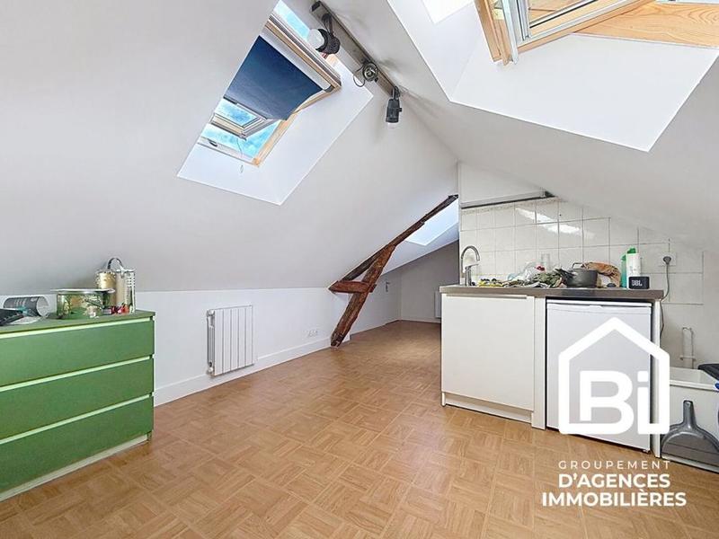 Studio - 8 m² - 1 pièce