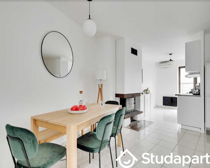 Chambre - 120 m² - 1 pièce