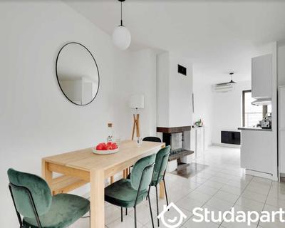 Chambre - 120 m² - 1 pièce