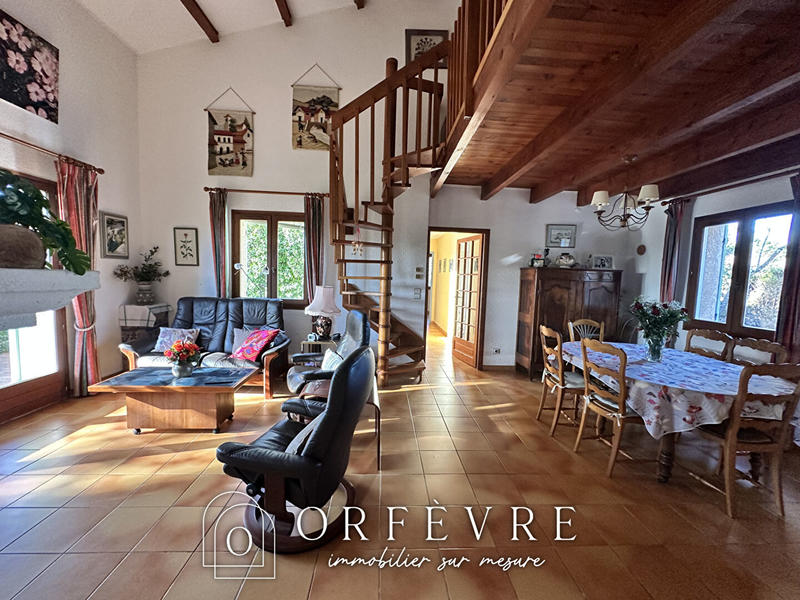 Maison - 120 m² - 5 pièces