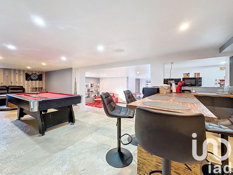 Maison - 222 m² - 8 pièces