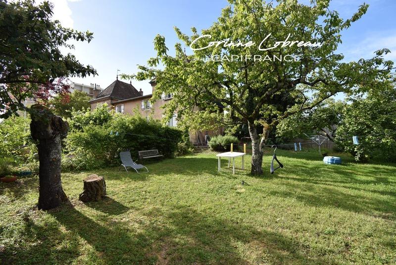 Maison de ville - 280 m² - 11 pièces