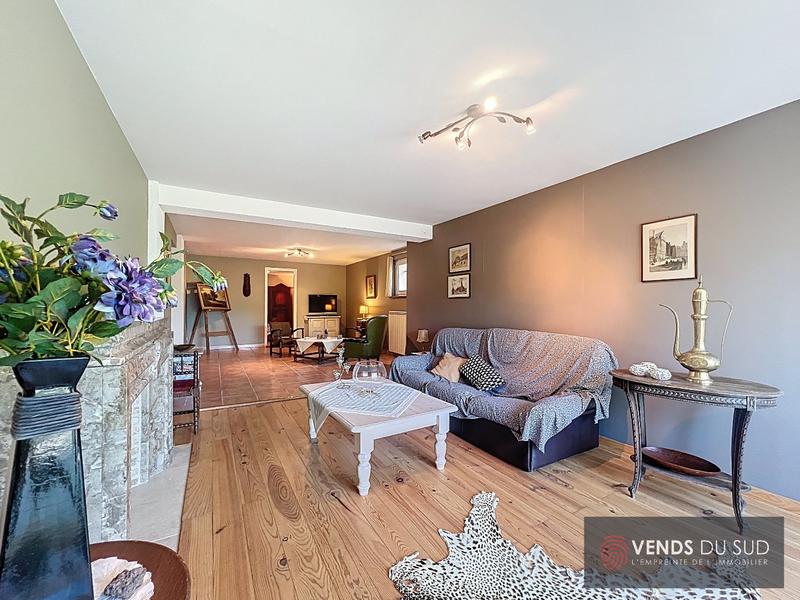 Maison - 215 m² - 8 pièces