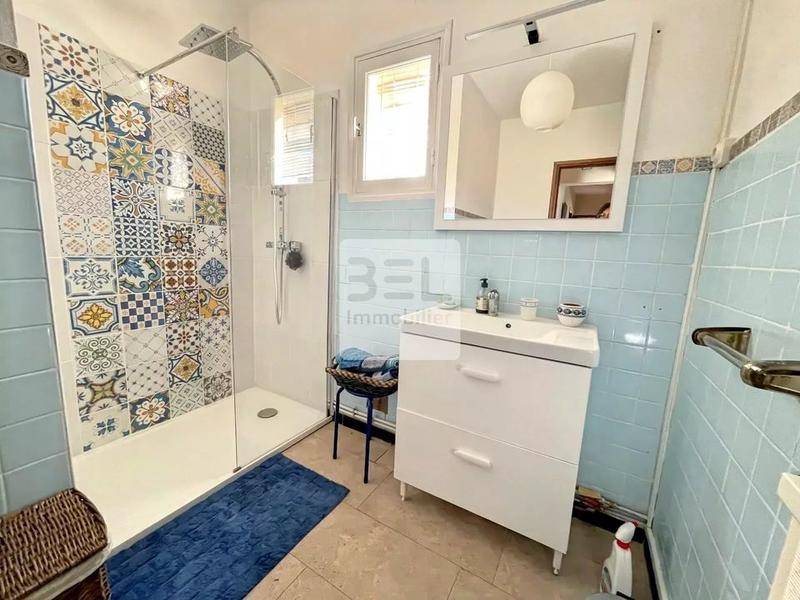 Maison - 250 m² - 9 pièces