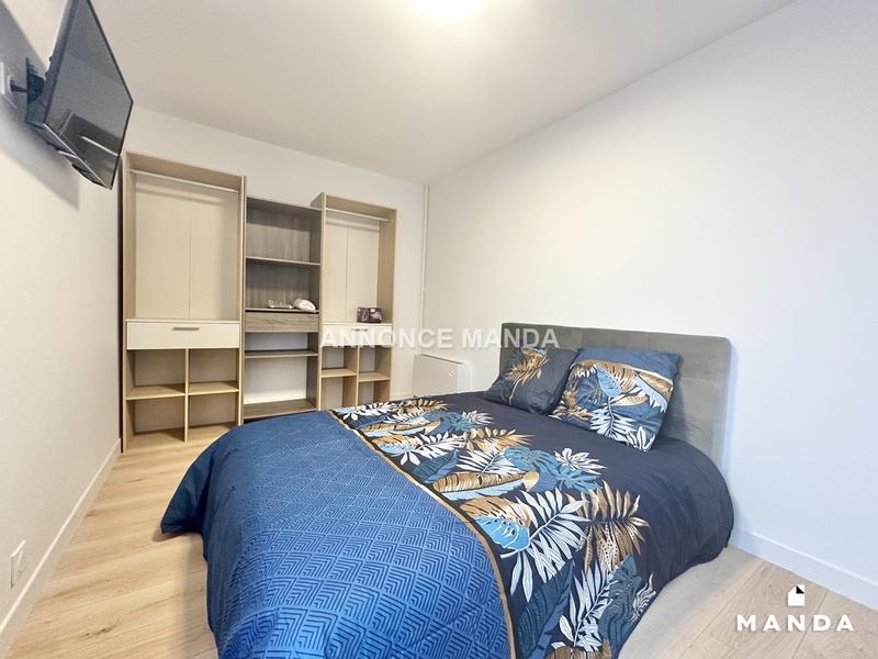 Chambre - 9 m² - 5 pièces