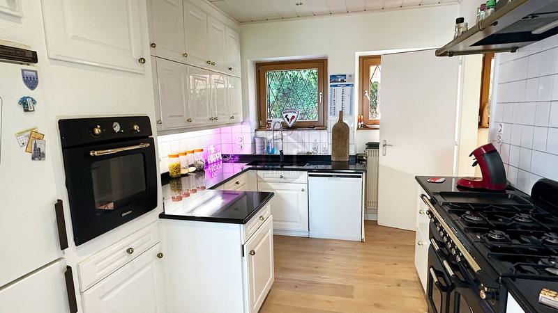 Maison - 237 m² - 6 pièces