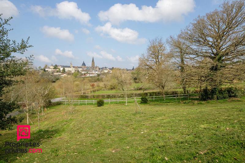 Maison - 250 m² - 8 pièces