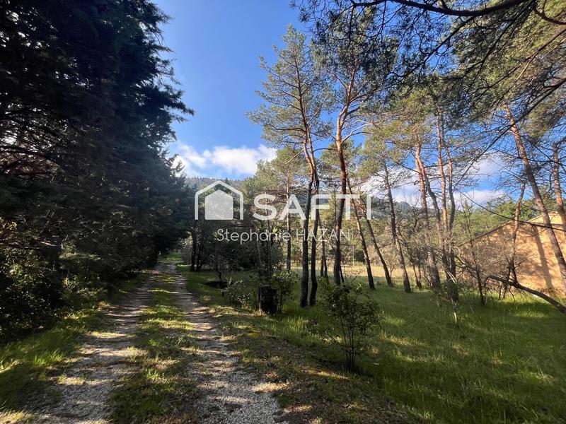 Maison - 330 m² - 8 pièces