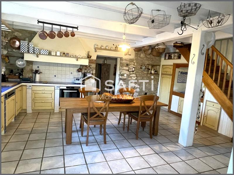 Maison - 232 m² - 6 pièces