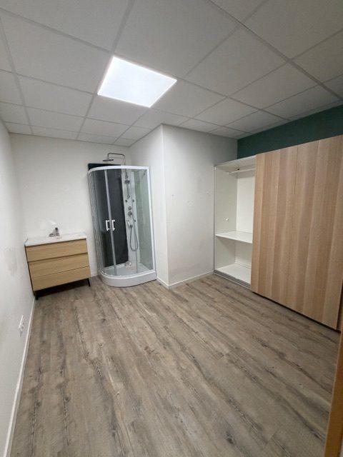 Local d'activités - 224 m² - 4 pièces