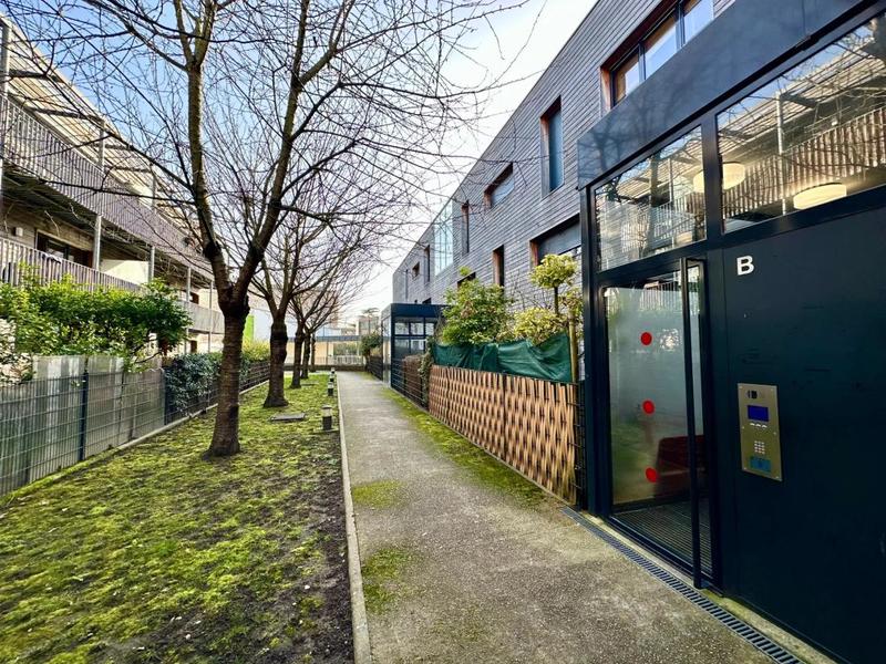 Studio - 25 m² - 1 pièce