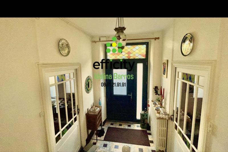 Maison - 220 m² - 6 pièces