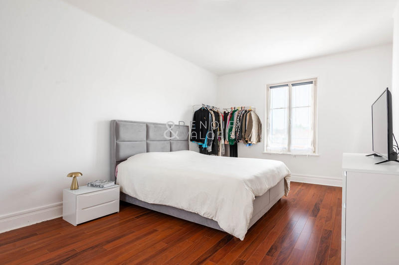 Appartement - 184 m² - 6 pièces