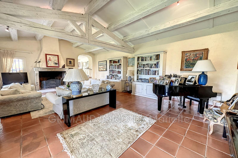 Villa - 245 m² - 6 pièces