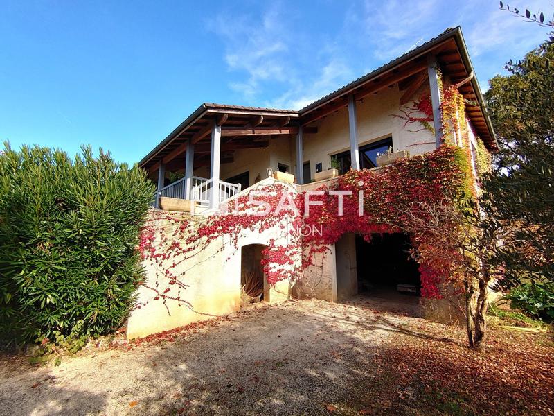 Maison - 200 m² - 7 pièces