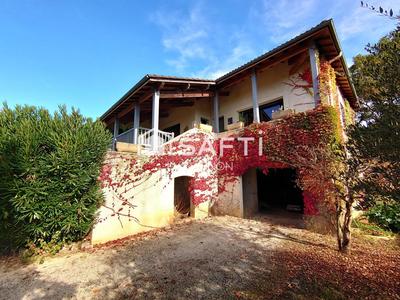 Maison - 200 m² - 7 pièces