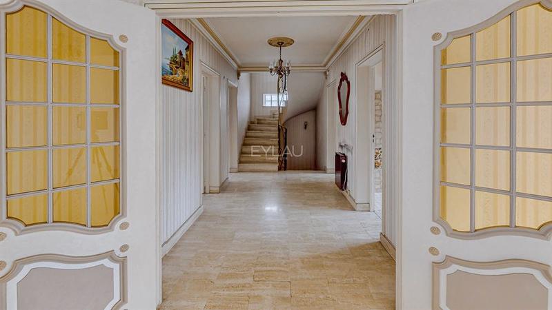 Appartement - 195 m² - 7 pièces