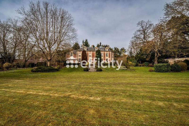 Château - 481 m² - 12 pièces