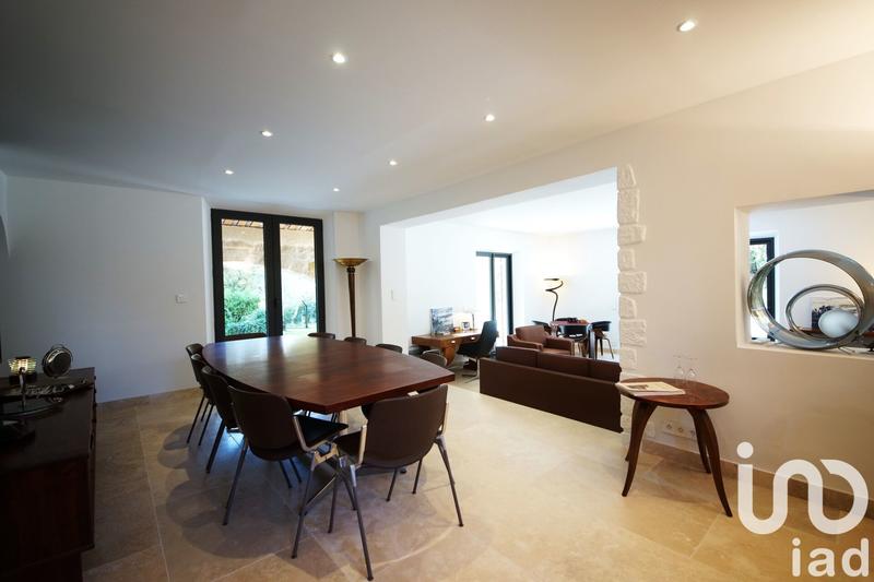 Maison - 250 m² - 9 pièces