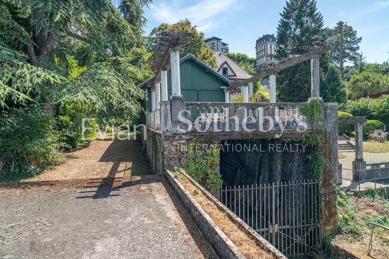 Maison - 527 m² - 18 pièces