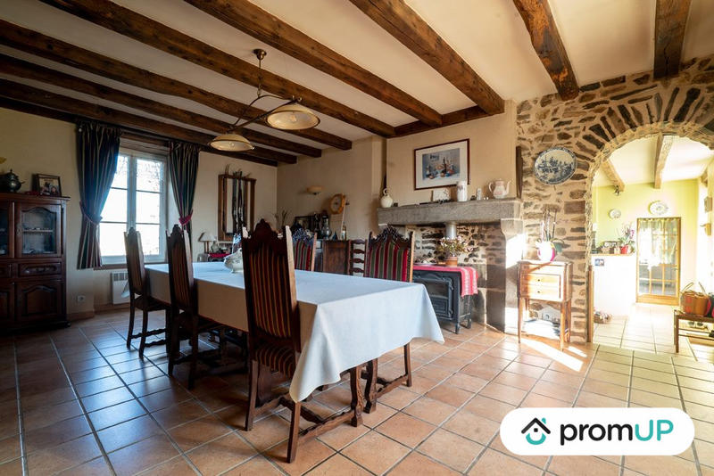 Maison - 260 m² - 10 pièces