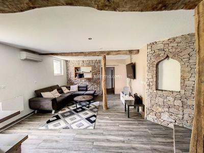 Appartement - 82 m² - 3 pièces