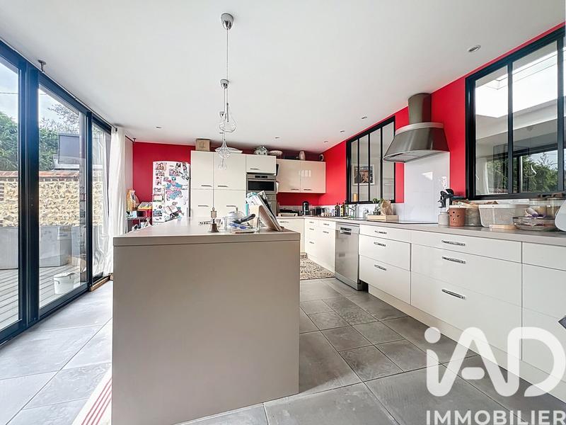 Maison - 203 m² - 7 pièces