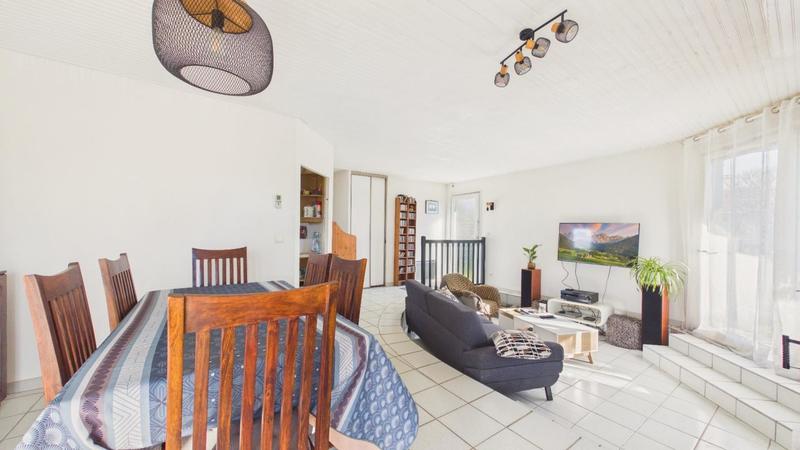 Maison - 85 m² - 4 pièces