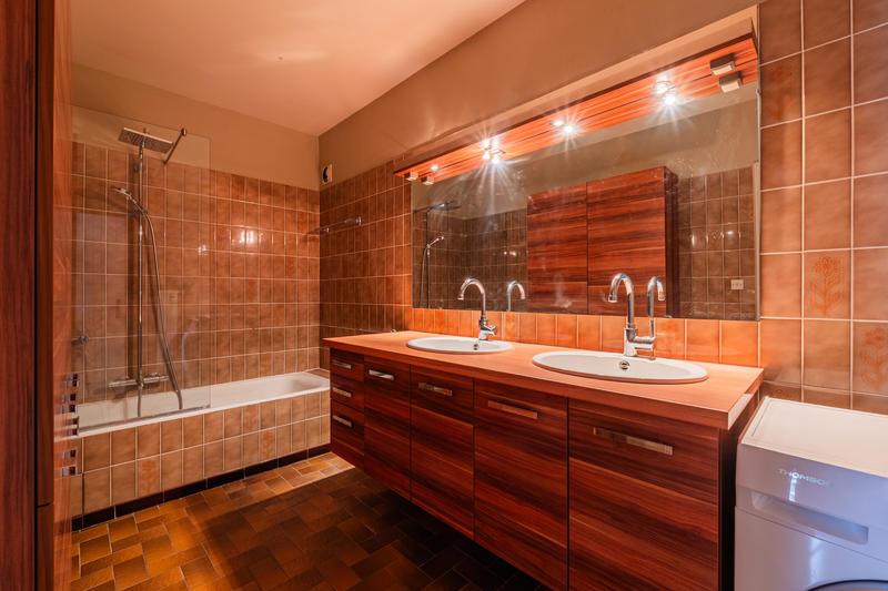 Appartement - 83 m² - 2 pièces