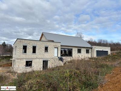 Villa - 278 m² - 2 pièces