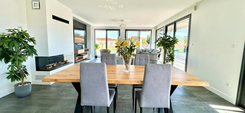 Maison - 161 m² - 5 pièces