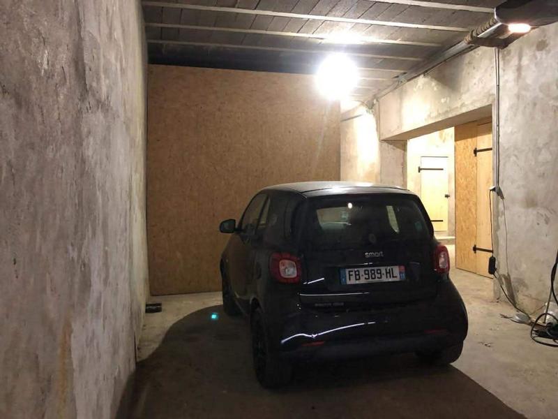 Parking / Garage - 123 m²