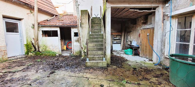 Immeuble - 90 m² - 5 pièces