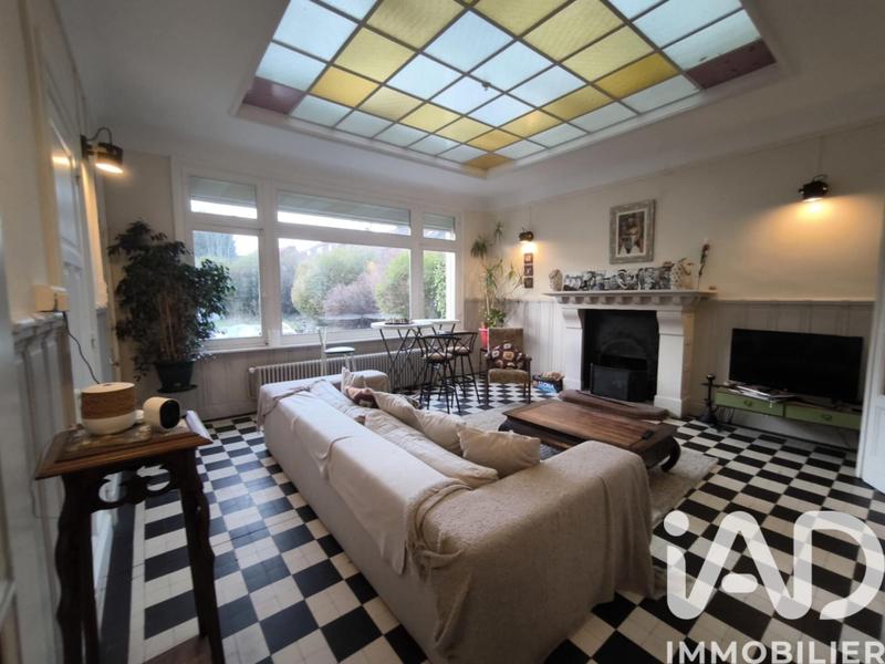 Maison - 287 m² - 12 pièces