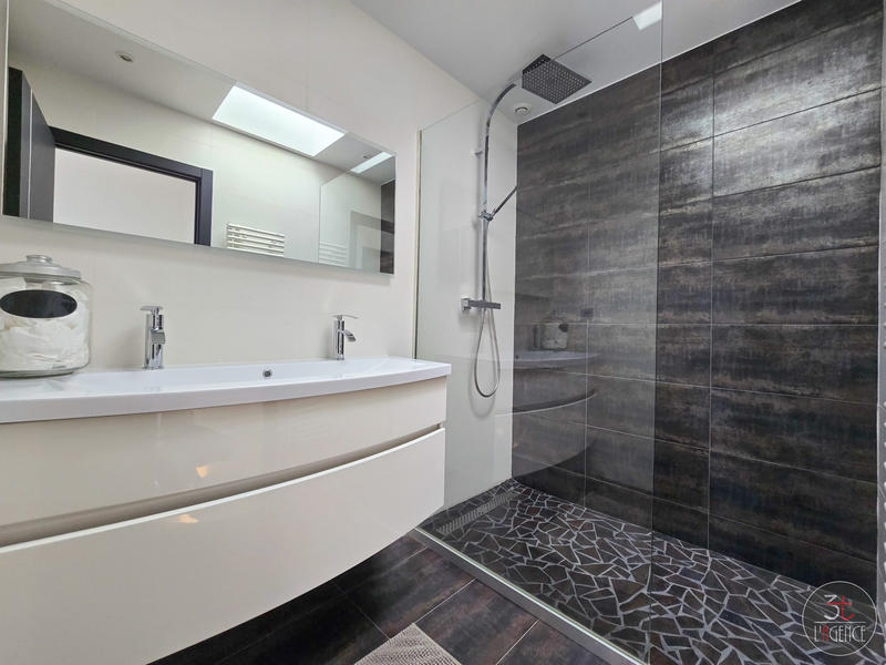 Maison contemporaine - 146 m² - 5 pièces