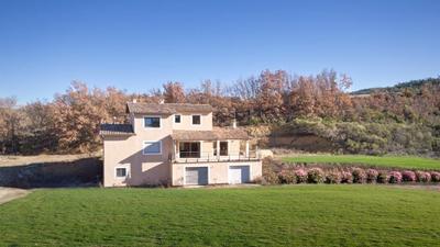 Maison - 281 m² - 7 pièces