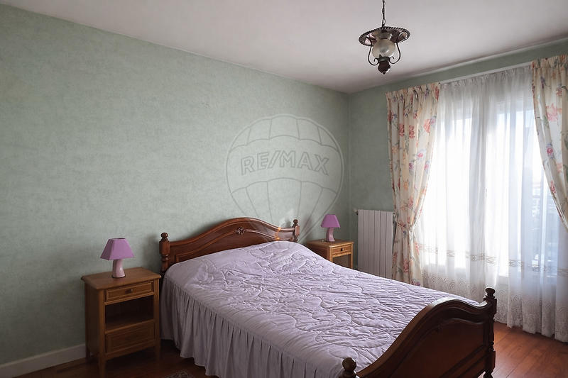 Maison - 185 m² - 10 pièces