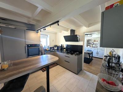 Maison traditionnelle - 179 m² - 8 pièces