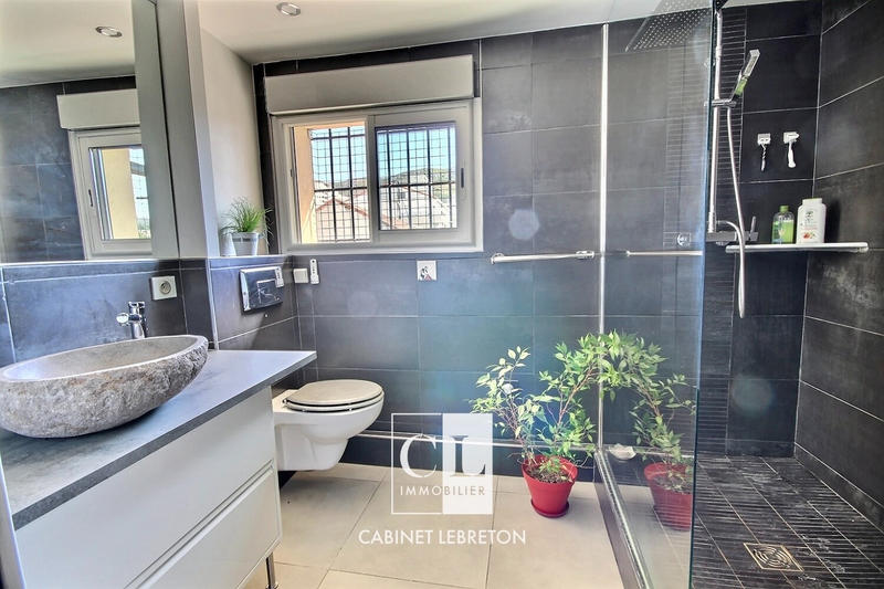 Loft - 174 m² - 4 pièces