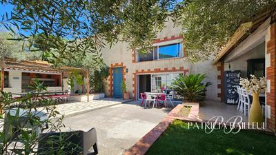 Villa - 630 m² - 26 pièces