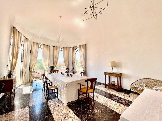 Maison bourgeoise - 300 m² - 5 pièces