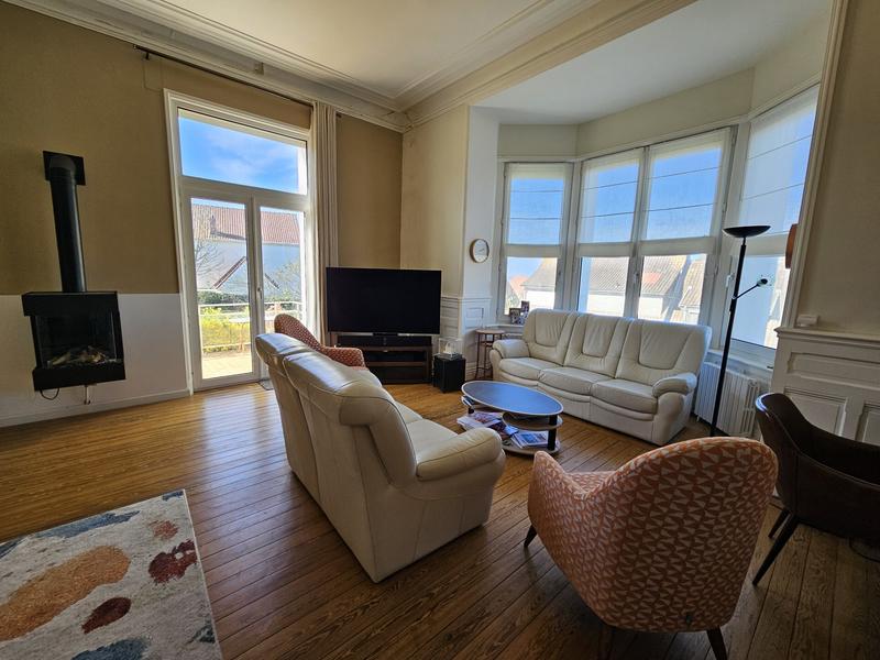 Maison - 352 m² - 13 pièces