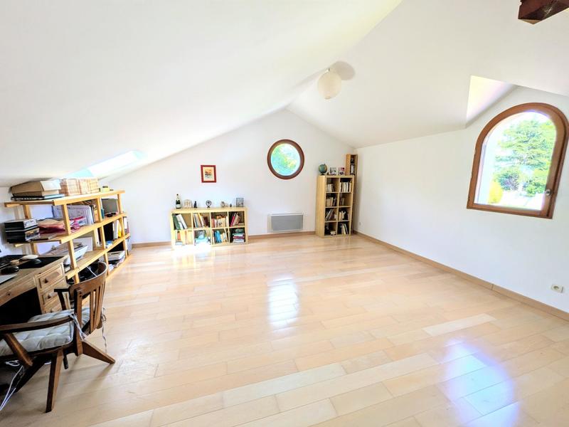 Maison - 180 m² - 8 pièces