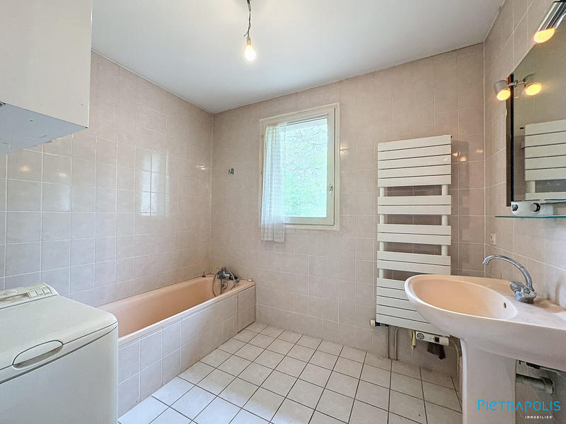 Maison traditionnelle - 140 m² - 7 pièces